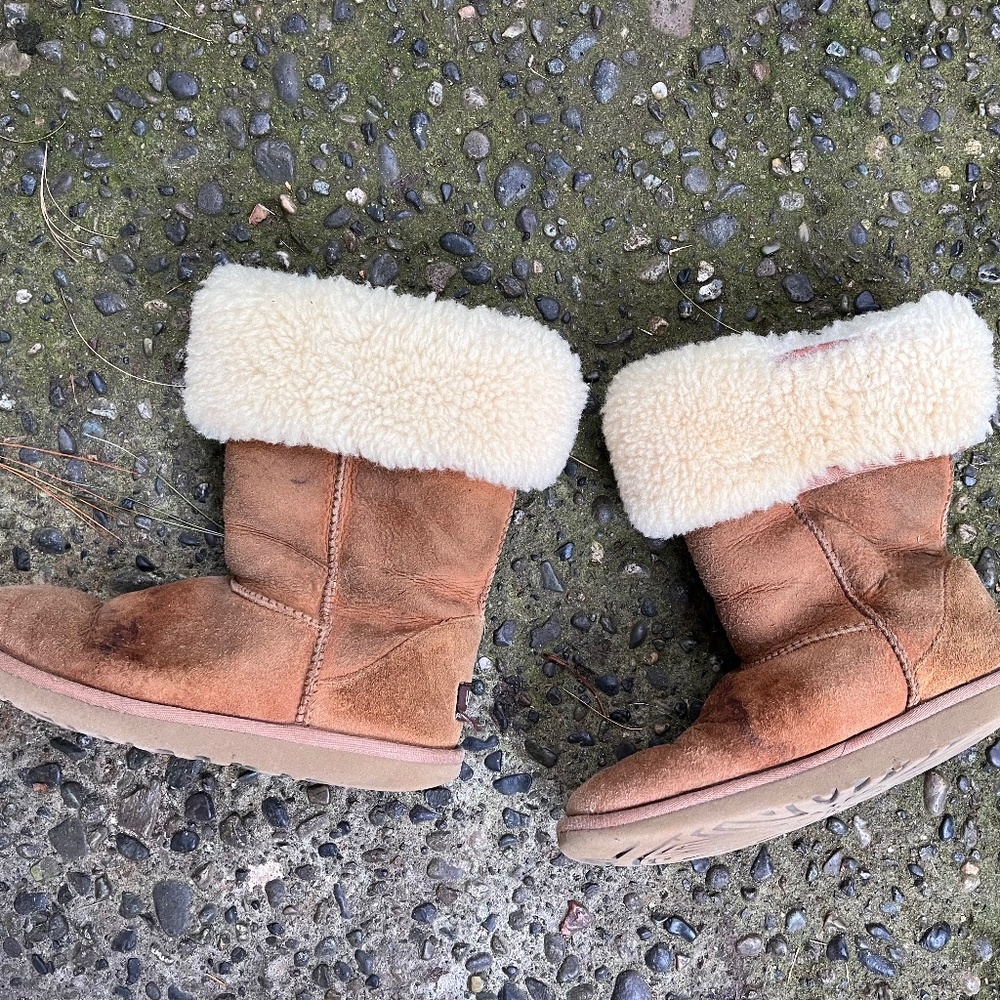 Ugg boots size 6